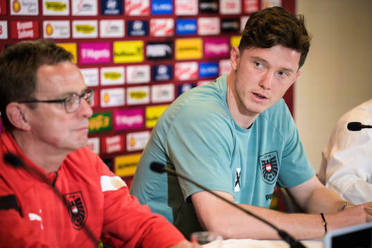 Head coach Ralf Rangnick and Michael Gregoritsch of the