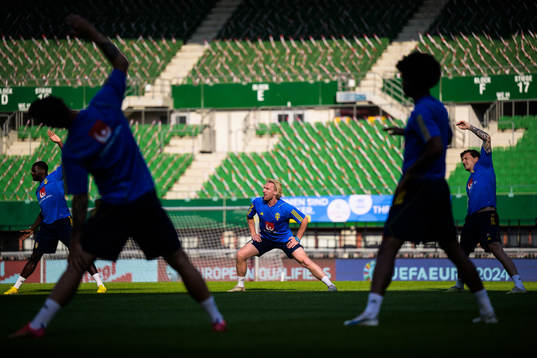 Ken Sema, Emil Forsberg and Victor Nilsson Lindelöf of the