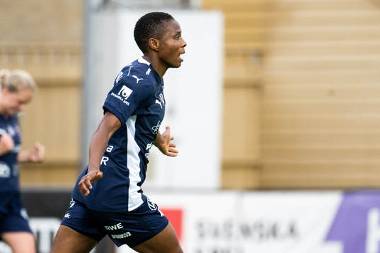 FC Rosengårds Halimatu Ibrahim Ayinde jublar