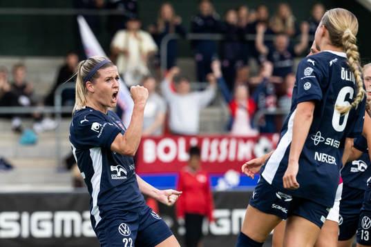 FC Rosengårds Olivia Schough jublar 2-1