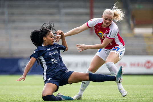 FC Rosengårds Isabella Obaze och IK Uppsalas Klara