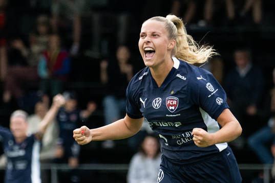 FC Rosengårds Olivia Holdt jublar