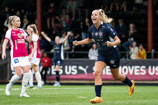FC Rosengårds Olivia Holdt jublar