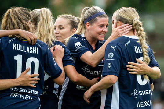 FC Rosengårds Olivia Schough jublar