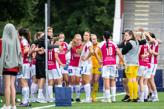 målvaktstränare Jonas Bylund spelare deppar