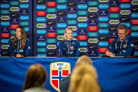 Goalkeeper Cecilie Fiskerstrand, Karina Sævik, and press