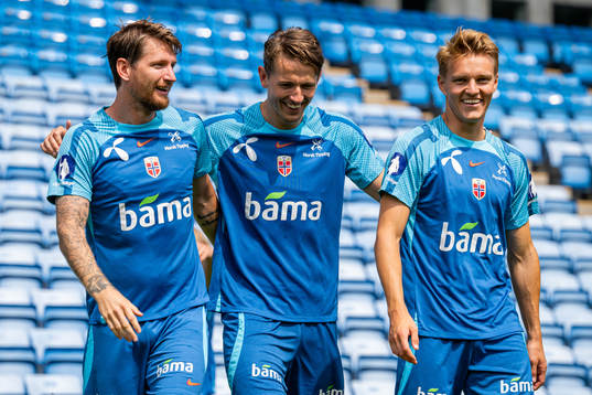 Stefan Strandberg, Sander Berge and Martin Ødegaard of the