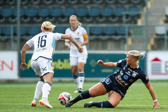 Djurgårdens Stinalisa Johansson och Linköpings Cathinka