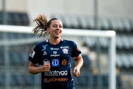 Linköpings Cornelia Kapocs jublar