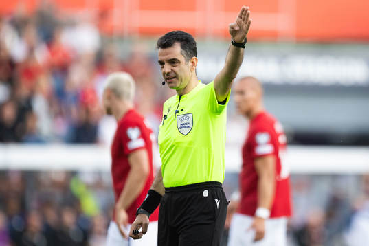 Referee Aleksandar Stavrev