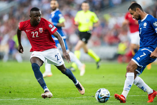 Brice Wembangomo of Norway and Anderson Correia of Cyprus