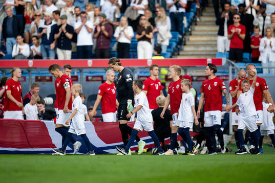 Martin Ødegaard, goalkeeper Ørjan Håskjold Nyland,