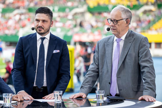 Commentators of Viaplay Bojan Djordjic and Lars Lagerbäck