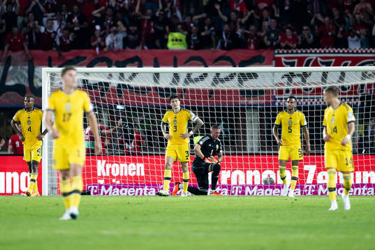 Isak Hien, Victor Nilsson Lindelöf, goalkeeper Robin Olsen