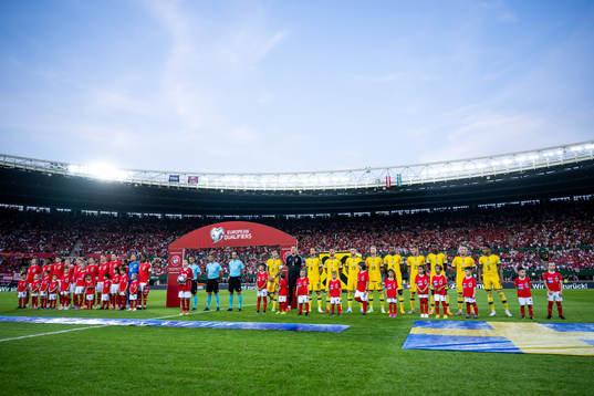 Players of Austria and Sweden