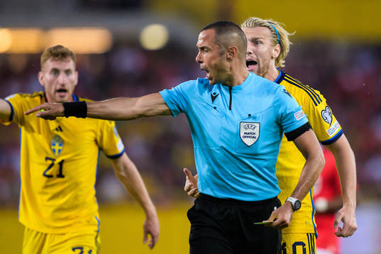 Emil Forsberg of Sweden shouts at referee Marco Guida