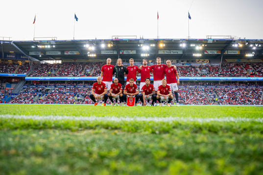The starting eleven of Norway pose for a team photo