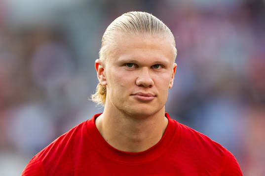 Erling Braut Haaland of Norway line up
