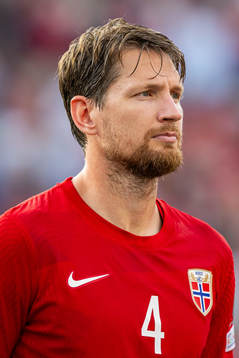 Stefan Strandberg of Norway line up