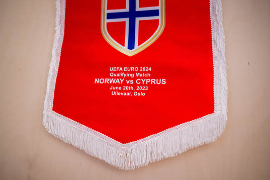 The pennant of Norway in the dressing room