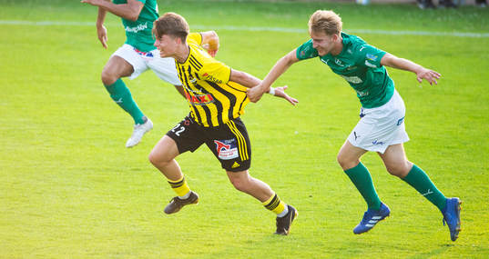 IFK Hässleholms Jussi Tikkanen i matchen i division 2