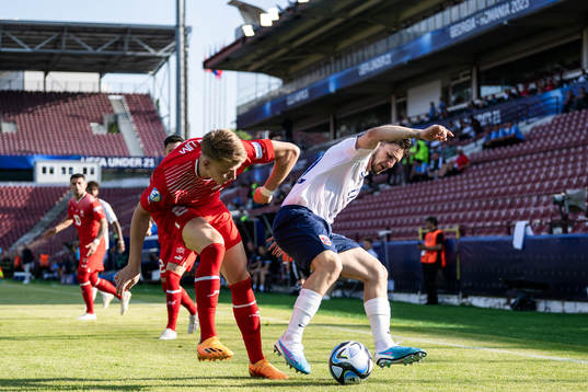Lewin Blum of Switzerland and Christos Zafeiris of Norway