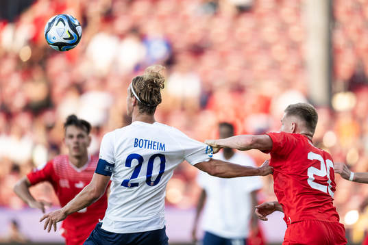 Erik Botheim of Norway and Becir Omeragic of Switzerland