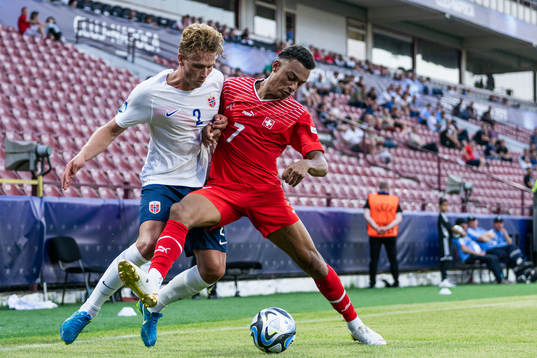 Sebastian Söraas Sebulonsen of Norway and Dan Ndoye of