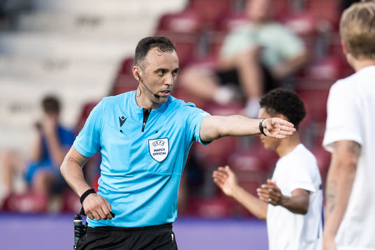 Referee Joao Pinheiro