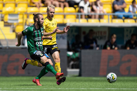 Varbergs Oskar Sverrisson och Elfsborgs Johan Larsson