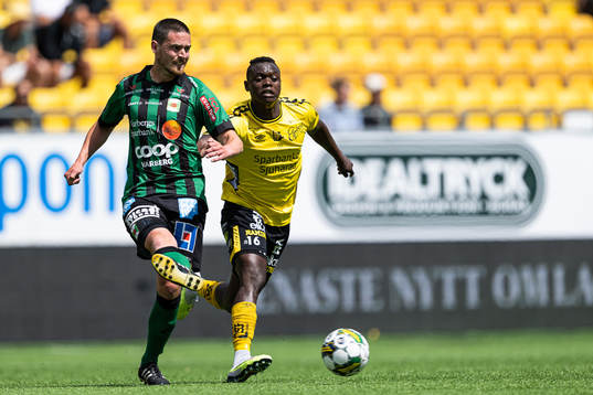 Varbergs Robin Tranberg och Elfsborgs Timothy Noor Ouma