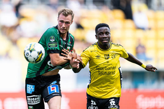 Varbergs Niklas Dahlström och Elfsborgs Michael Baidoo