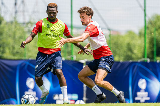 Joshua Kitolano and Colin Rösler of the Norwegian under-21