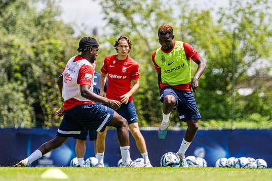 Warren Kamanzi and Joshua Kitolano of the Norwegian