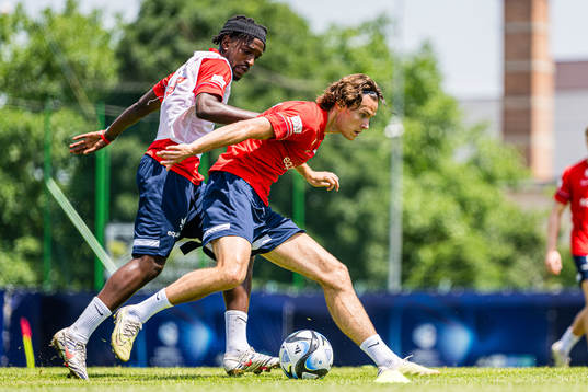 Bläddra bland fler bilder av Football, UEFA U21 Euro, day 3, Norway, Training
