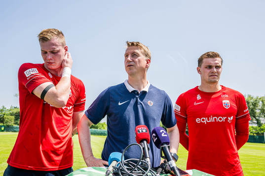Kristoffer Klaesson, Leif Gunnar Smerud, head coach, and