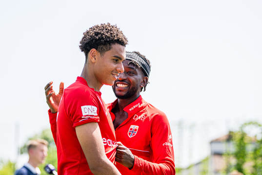 Antonio Nusa and Warren Kamanzi of the Norwegian under-21