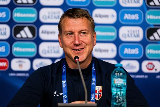 Bläddra bland fler bilder av Football, UEFA U21 Euro, Day 4, Norway, Press Conference