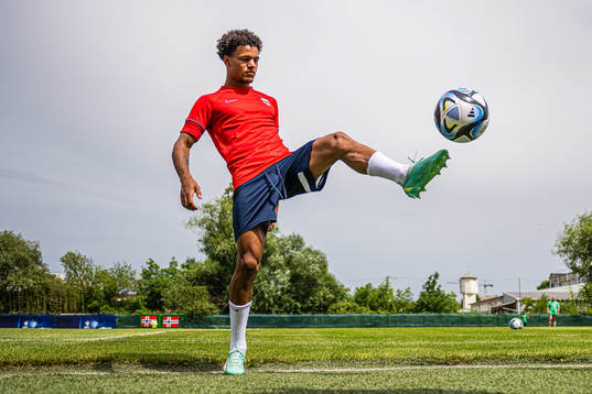 Bläddra bland fler bilder av Football, UEFA U21 Euro, day 4, Norway, Training