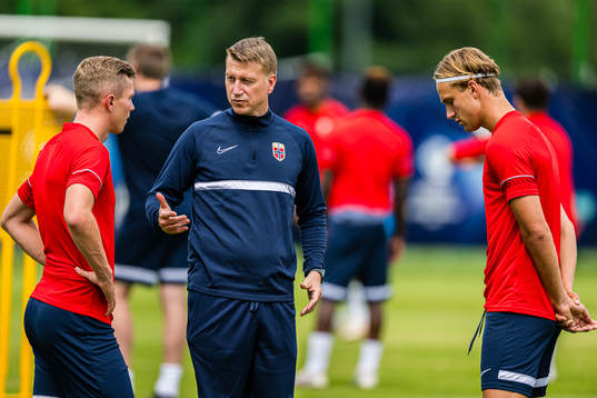 Johan Hove, Leif Gunnar Smerud, head coach, and Erik