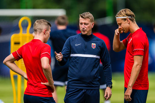Johan Hove, Leif Gunnar Smerud, head coach, and Erik