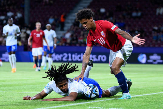 Yasser Larouci of France and Oscar Bobb of Norway