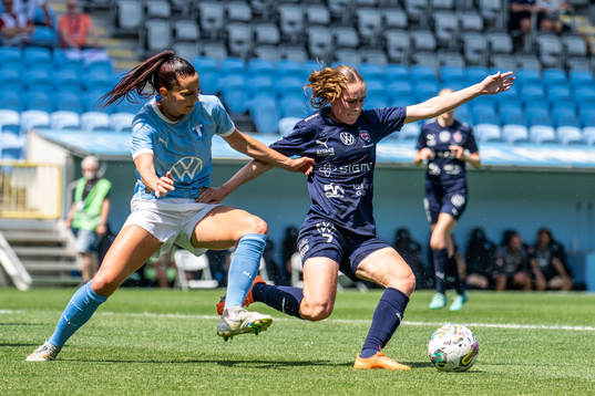 Malmö FFs Malin Gunnarsson och FC Rosengårds Mathilde