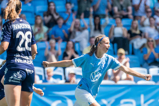 Malmö FFs Thelma Welin Persson jublar