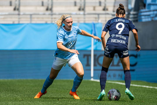 Malmö FFs Madeleine Hejde och FC Rosengårds Josephine Lech