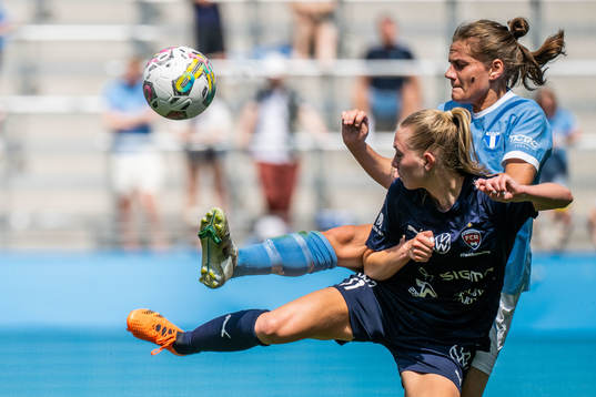 FC Rosengårds Cajsa Rubensson och Malmö FFs Sarah Mellouk
