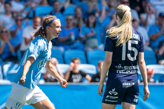Malmö FFs Thelma Welin Persson jublar