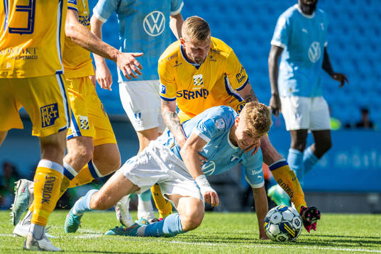 IFK Göteborgs Sebastian Eriksson och Malmö FFs Hugo Bolin