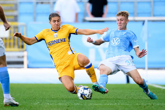 IFK Göteborgs Eman Markovic och Malmö FFs Hugo Bolin