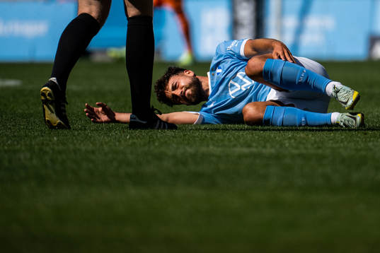 Malmö FFs Moustafa Zeidan har ont